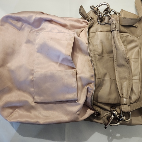 🩶Cute🩶 Coach🩶 leather crossbody bag - Picture 8 of 16